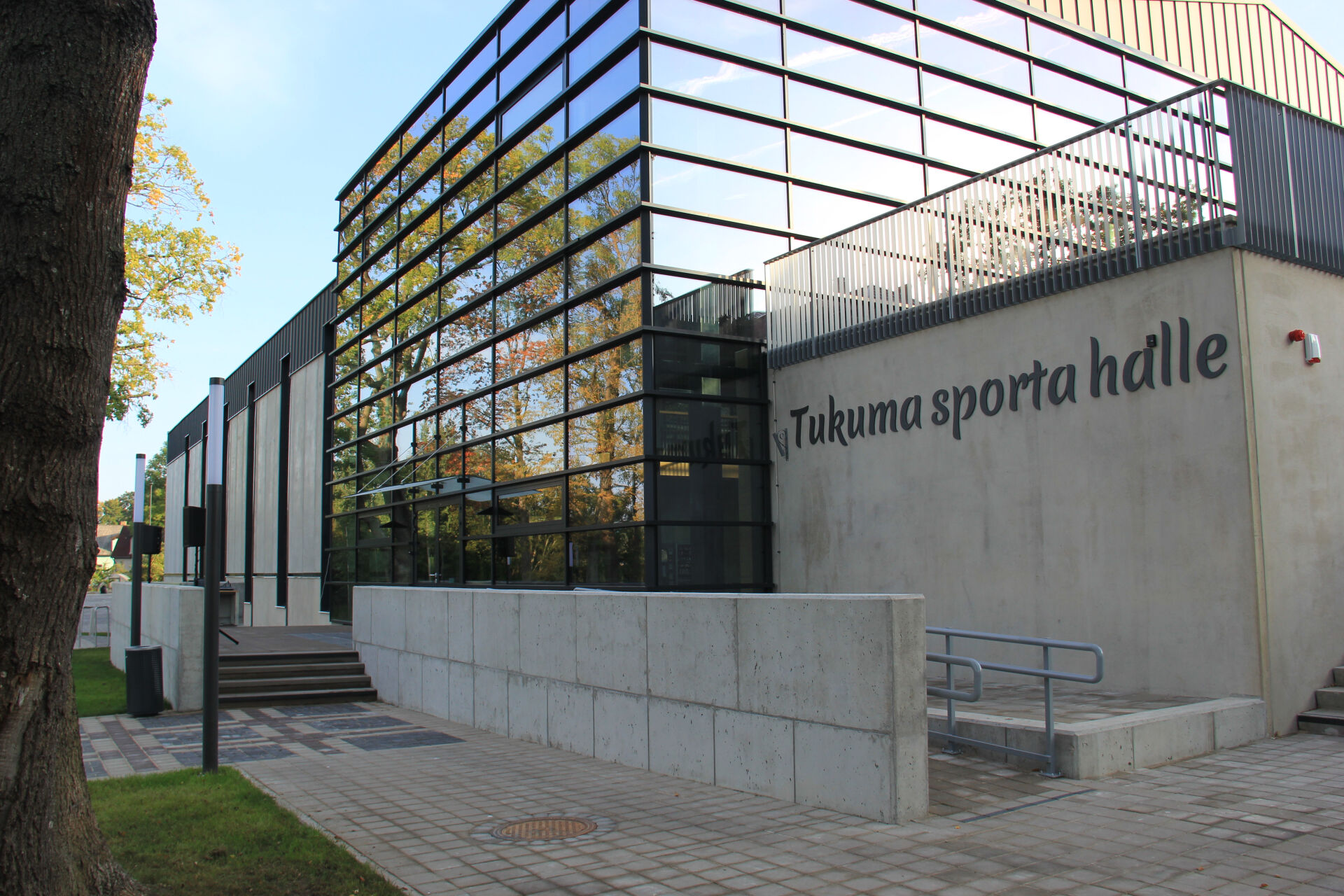 Tukuma 3.pamatskolas sporta zāles un stadiona būvniecība